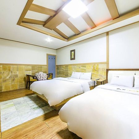 Theme Motel Мокпо Екстериор снимка