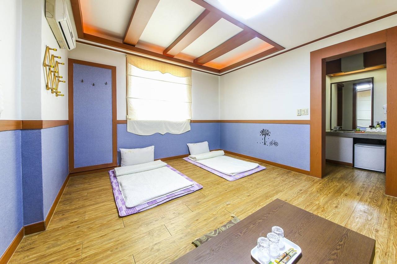 Theme Motel Мокпо Екстериор снимка