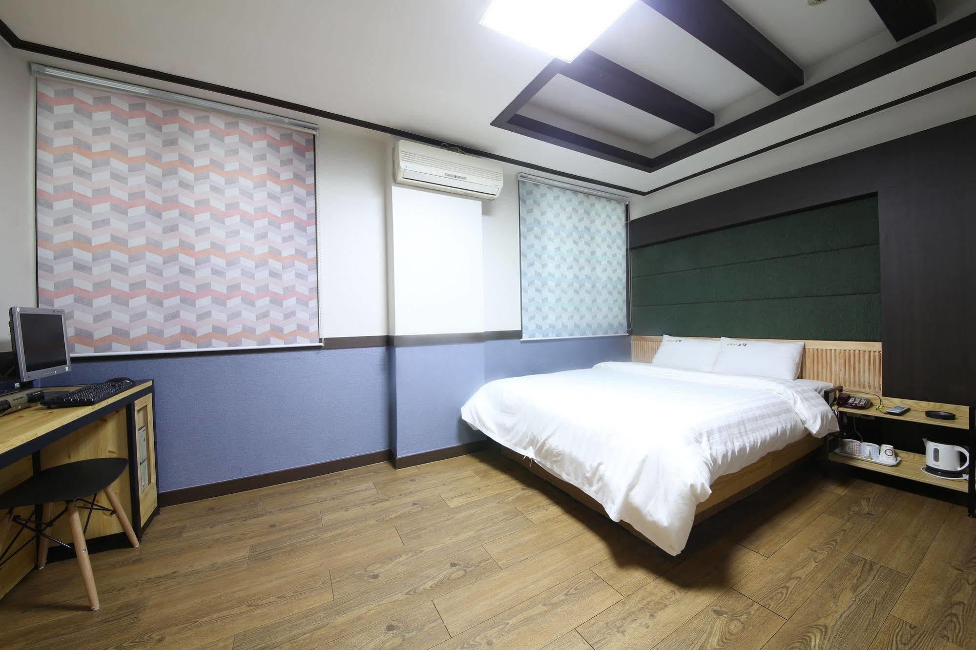 Theme Motel Мокпо Екстериор снимка